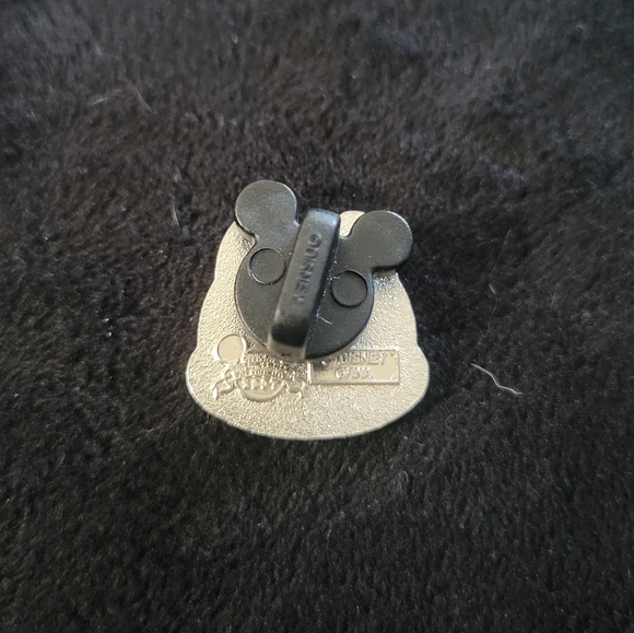 Disney Pins - Picture 3 of 5